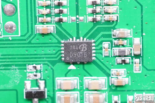 Cyspo T6 三合一無線充電器拆解報告